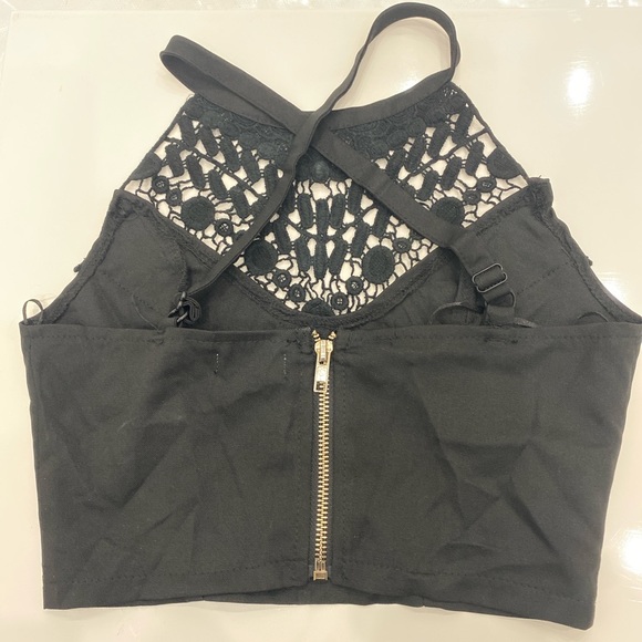 Black halter crochet crop top - Picture 2 of 3